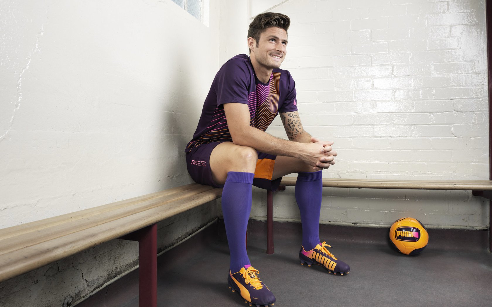 黄蜂核心球员称将挑战个人赛季数据纪录，黄蜂最佳新秀